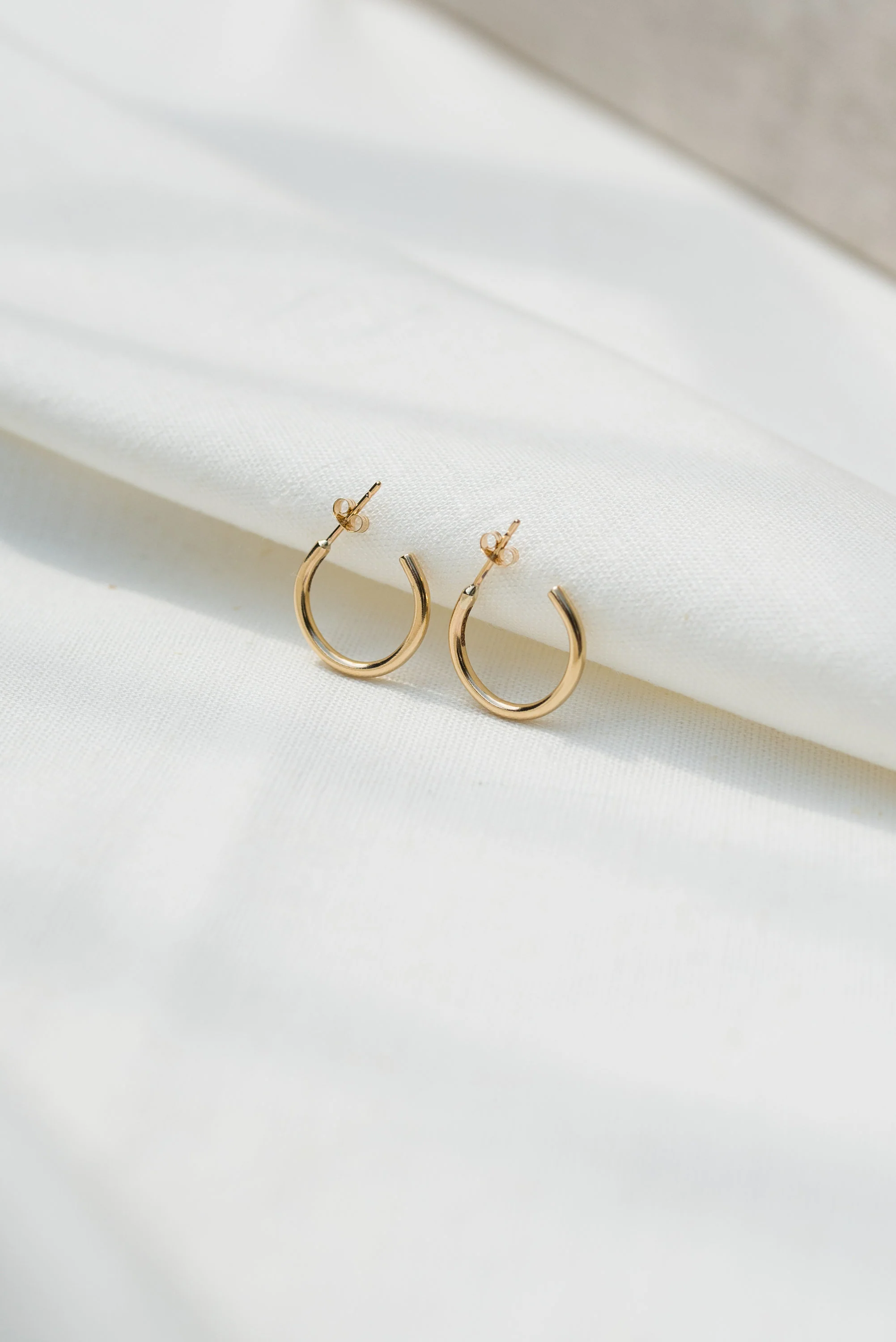 9ct Gold Chunky Hoops - Image 4
